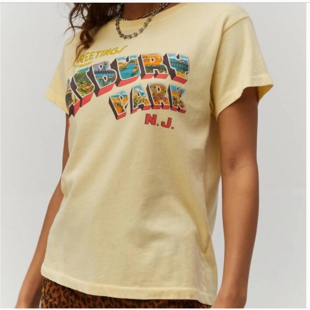 Daydreamer Bruce Springsteen Tee Asbury Park NJ Size Medium Color Yellow Fizz